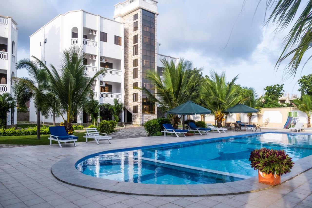 Leomilo Holidays Diani Beach Exterior photo