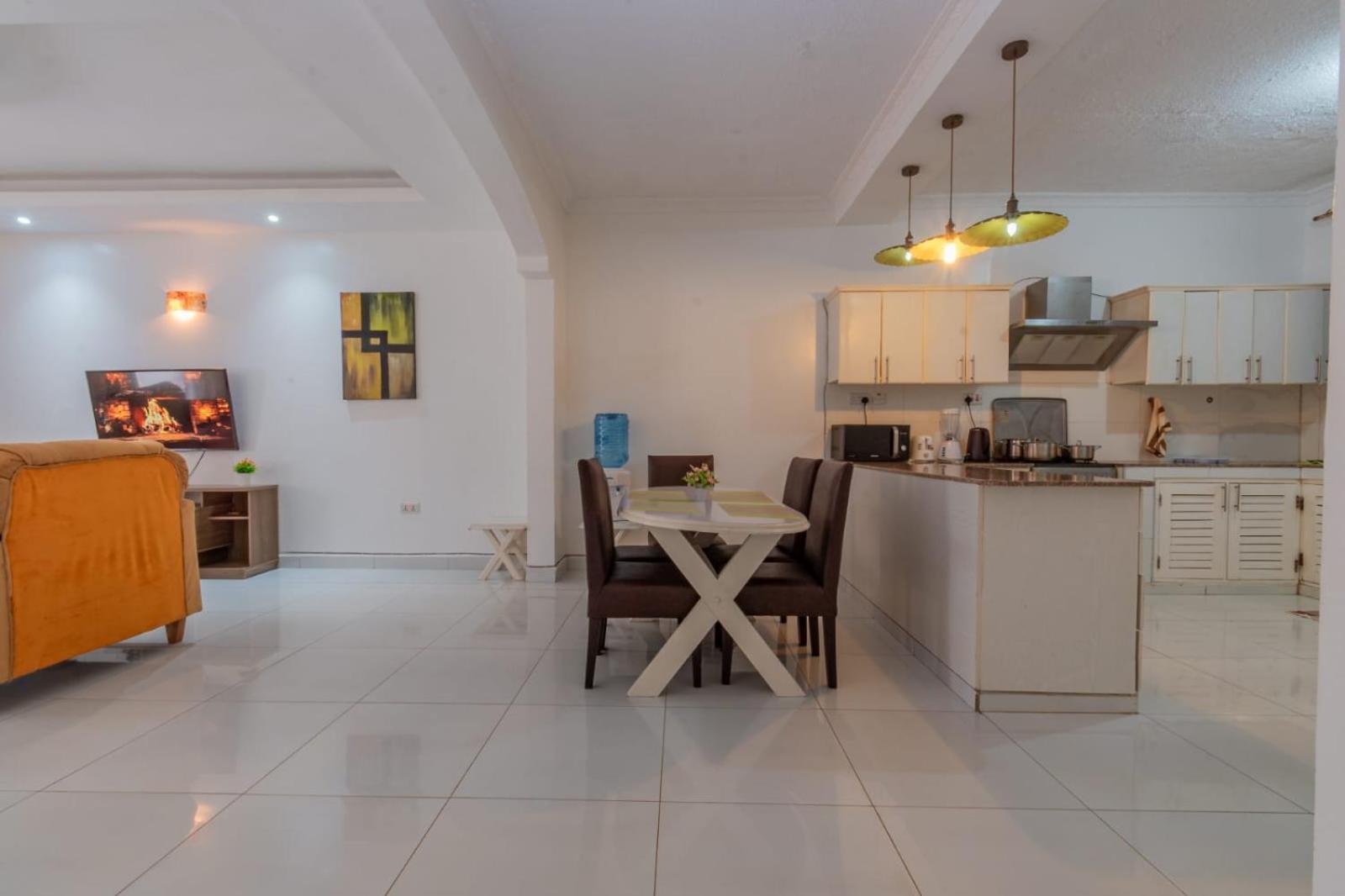 Leomilo Holidays Diani Beach Exterior photo
